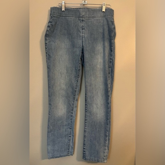 NYDJ Alina Pull On Ankle Jeans Light Wash Size 6 - Picture 3 of 13